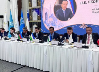 Aktotı Raimkulova III Beynəlxalq Məqam Sənəti Forumu çərçivəsində keçirilən konfransda çıxış edib
