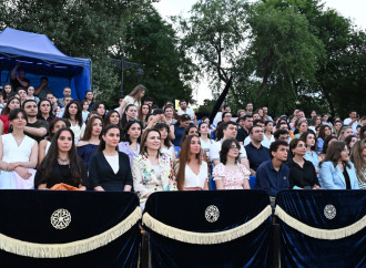 Leyla Əliyeva və Arzu Əliyeva “CandyFest” yay festivalını ziyarət edib və “Sehrli mirvari” su sirki şousunu izləyiblər