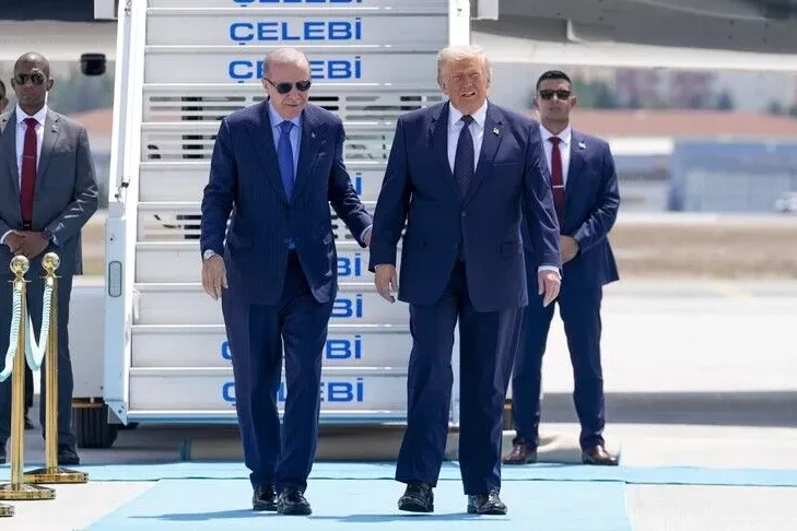 Donald Tramp Ankaraya gəlib, Ərdoğan onu rəsmi mərasimlə qarşılayıb