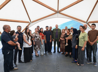 Prezident İlham Əliyev Şuşanın Kiçik Qaladərəsi kəndində görülən işlərlə tanış olub və kəndə qayıdan sakinlərlə görüşüb