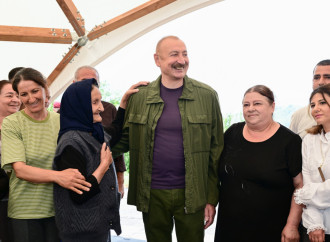 Prezident İlham Əliyev Şuşanın Kiçik Qaladərəsi kəndində görülən işlərlə tanış olub və kəndə qayıdan sakinlərlə görüşüb