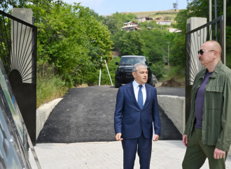 Prezident İlham Əliyev Şuşanın Kiçik Qaladərəsi kəndində görülən işlərlə tanış olub və kəndə qayıdan sakinlərlə görüşüb