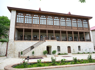 Prezident İlham Əliyev Şuşada “Yasəmən” hotelinin yeni korpusları ilə tanış olub