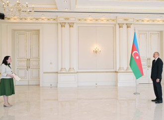 Prezident İlham Əliyev İrlandiyanın Azərbaycanda yeni təyin olunmuş səfirinin etimadnaməsini qəbul edib