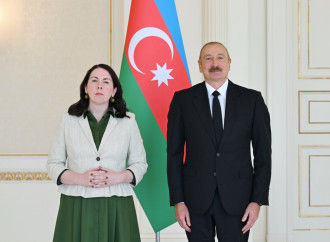 Prezident İlham Əliyev İrlandiyanın Azərbaycanda yeni təyin olunmuş səfirinin etimadnaməsini qəbul edib