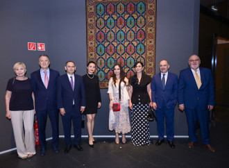 Heydər Əliyev Fondunun vitse-prezidenti Leyla Əliyeva Budapeştdə “Azərbaycan xalçaları – ənənədən müasir incəsənətə” sərgisinin təqdimatında iştirak edib