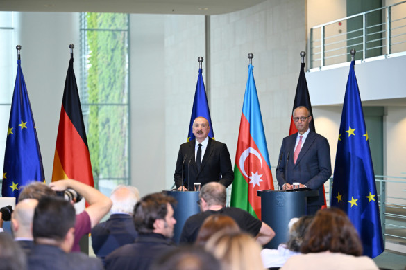 Prezident İlham Əliyev və Federal Kansler Fridrix Merts mətbuata bəyanatlarla çıxış ediblər