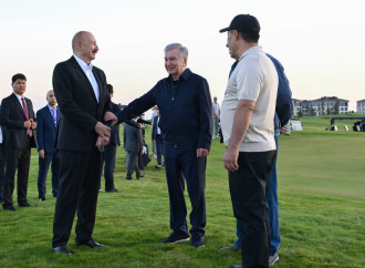 Prezident İlham Əliyev Qırğızıstan, Özbəkistan və Tacikistan prezidentləri ilə birlikdə Çolpon-Ata şəhərində Qolf Klubun açılışında iştirak edib