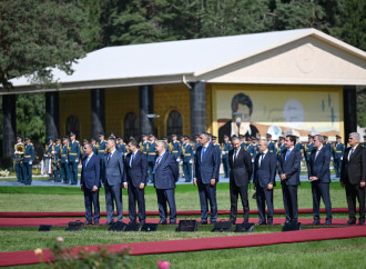 Prezident İlham Əliyevin Çolpon-Ata şəhərində rəsmi qarşılanma mərasimi olub