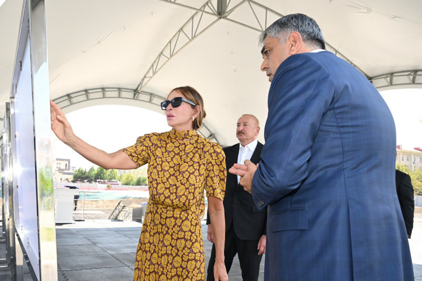 Prezident İlham Əliyev və Birinci xanım Mehriban Əliyeva “Naxçıvan” Mehmanxana Kompleksinin təməlqoyma mərasimində iştirak ediblər