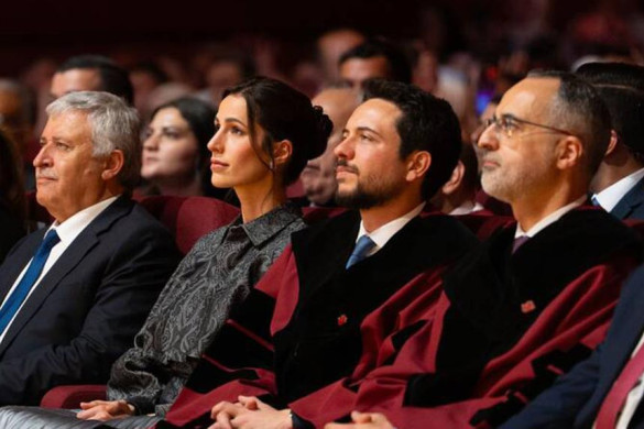 Şahzadə Rəcva Əmmandakı məzuniyyət günündə üslubu ilə diqqət çəkdi