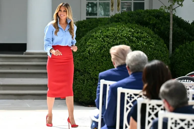 Melaniya Tramp uzun fasilədən sonra yenidən ictimaiyyət qarşısına çıxdı