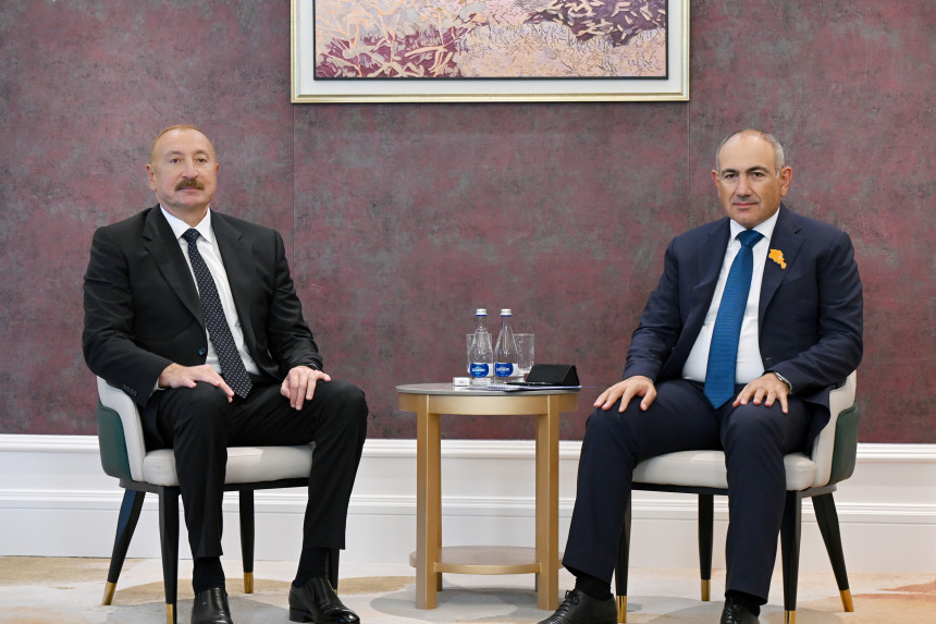 Bişkekdə Prezident İlham Əliyevin Ermənistanın Baş naziri ilə görüşü keçirilir