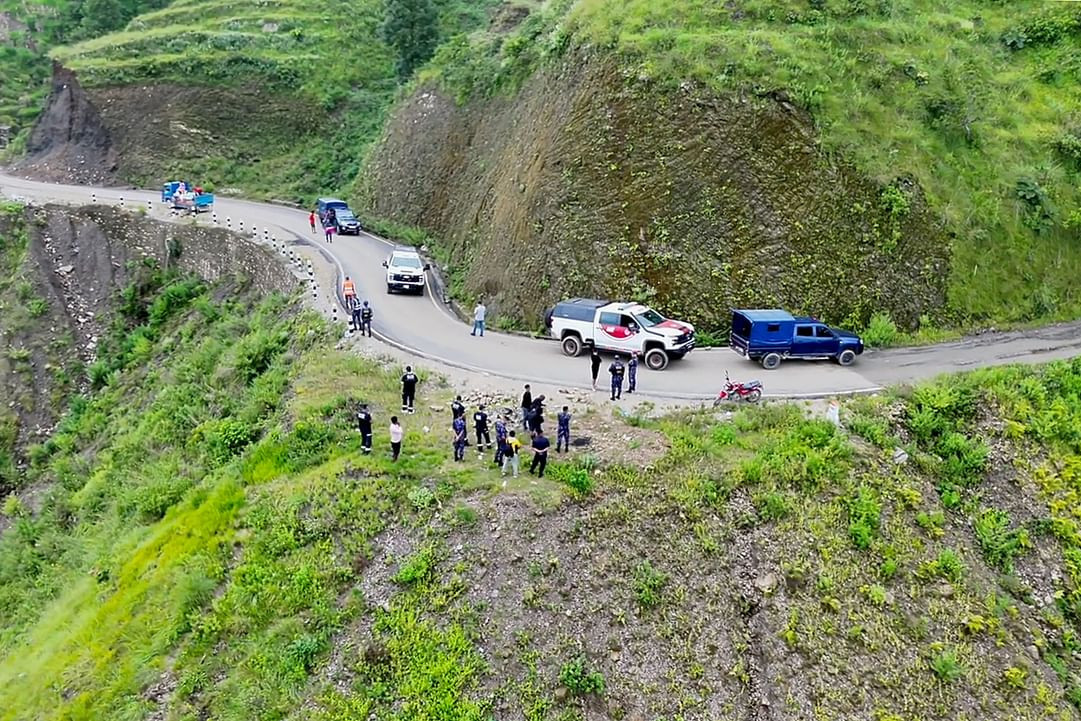 BƏƏ-nin axtarış-xilasetmə qrupu Nepalda fəaliyyətə başlayıb