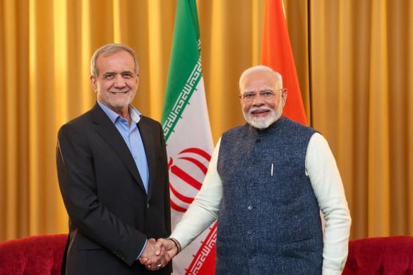 Modi Pezeşkianla görüşdə dəniz yollarının təhlükəsizliyini gündəmə gətirib