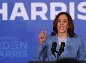 Kamala Harris prezidentliyə namizədliyini qəbul edib