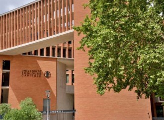 Fransada İsraili tənqid edən akademik işdən çıxarılıb