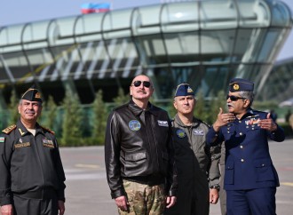 Prezident İham Əliyevə çoxməqsədli JF-17C təyyarələri təqdim olunub