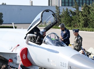 Prezident İham Əliyevə çoxməqsədli JF-17C təyyarələri təqdim olunub