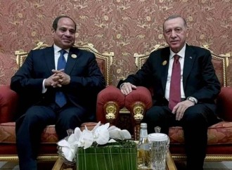 Sisi ilk dəfə Türkiyəyə gedir