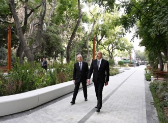 Prezident İlham Əliyev “Xəqani” bağında və ətraf ərazilərdə aparılmış abadlıq və yenidənqurma işlərindən sonra yaradılan şəraitlə tanış olub