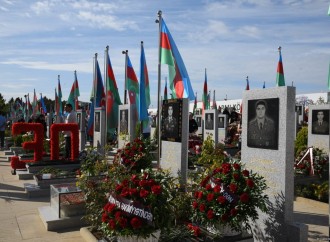 Azərbaycan xalqı qəhrəman şəhidlərini anır
