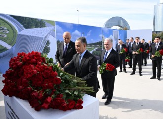 Dövlət və hökumət rəsmiləri Bakıda inşası davam etdirilən Zəfər parkında olublar