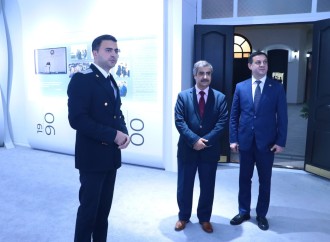 Kamran Əliyev Bəhreynli həmkarını Elektron prokurorluq informasiya sisteminin tətbiqi barədə məlumatlandırıb