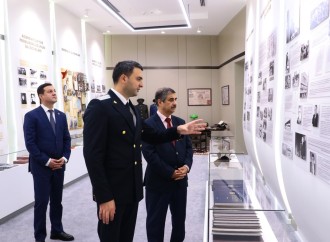 Kamran Əliyev Bəhreynli həmkarını Elektron prokurorluq informasiya sisteminin tətbiqi barədə məlumatlandırıb