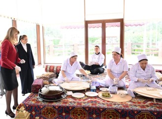 Bolqarıstanın birinci xanımı Azərbaycan milli mətbəxi ilə tanış olub