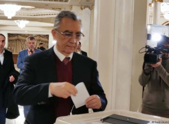 Eldar Əzizov səsvermə hüququndan istifadə edib