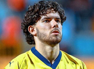 Ferdi Kadıoğlu transfer danışıqları üçün İngiltərəyə gedib