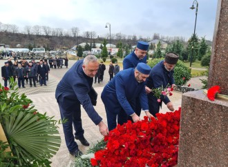 Ümummilli Lider Heydər Əliyevin Quba şəhərindəki abidəsini ziyarət edib