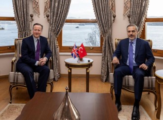 Hakan Fidan İstanbulda britaniyalı həmkarı Kemeron ilə görüşüb