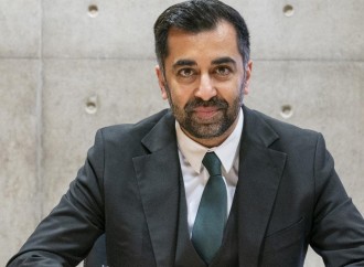 Şotlandiyanın baş naziri istefa verib