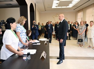 Prezident İlham Əliyev, Birinci xanım Mehriban Əliyeva və qızları Leyla Əliyeva səs veriblər  (yenilənib)