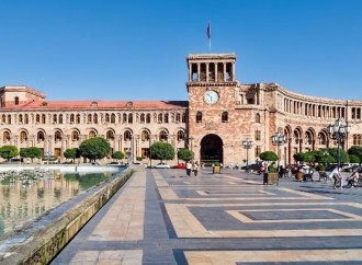 Ermənistan Türkiyə ilə sərhədlərin açılmasına hazır olduğunu açıqlayıb