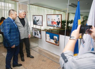 Jitomirdə Heydər Əliyevin 100 illik yubileyi münasibətilə fotosərgi nümayiş olunub
