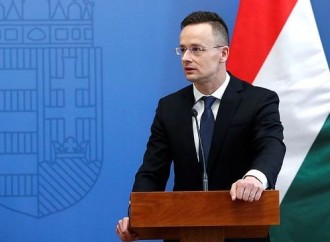 Macarıstan XİN rəhbəri Avropa İttifaqını yalan fabriki adlandırdı