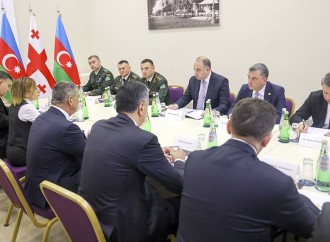 Azərbaycan və Gürcüstan müdafiə nazirləri regiondakı vəziyyəti müzakirə ediblər
