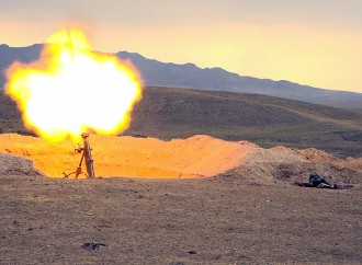 Naxçıvanda artilleriya bölmələri ilə döyüş atışlı taktiki təlim keçirilib
