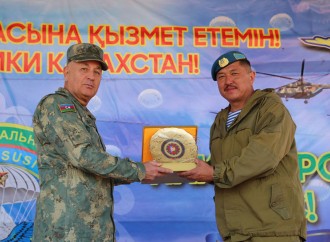 Kərim Vəliyev Azərbaycan-Qazaxıstan təlimlərini izləyib