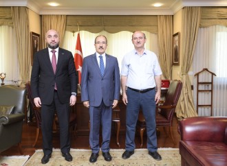"Vətən" poeması Türkiyə səfirinə təqdim edilib