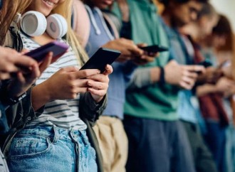 ABŞ məktəblərində mobil telefon və sosial media qadağan ediləcək
