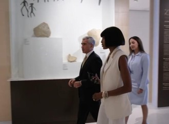 Naomi Kempbell Heydər Əliyev Mərkəzində olub