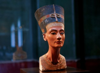 Nefertiti büstünün qaytarılması üçün Misirdə kampaniya başladılıb