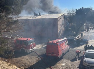 Bakıda partlayış olan mebel sexində yanğın məhdudlaşdırılıb