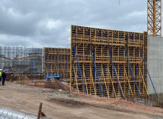 Türkiyədə fabrikdə platforma çöküb: yaralananlar var