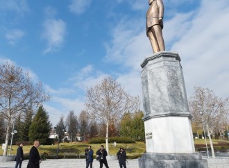 Prezident İlham Əliyev Ankarada Ulu Öndər Heydər Əliyevin abidəsini ziyarət edib