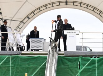 Prezident İlham Əliyev Ağdam şəhərində “İmarət” stadionunun təməlini qoyub